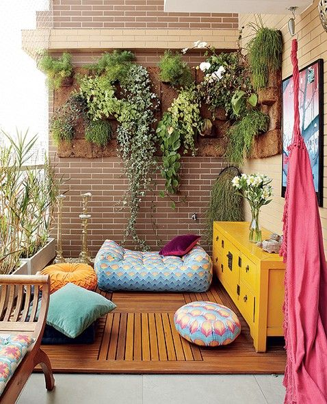Charming Balcony Gardens Ideas (1)