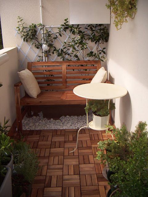 Charming Balcony Gardens Ideas (12)