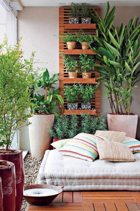 Charming Balcony Gardens Ideas (2)