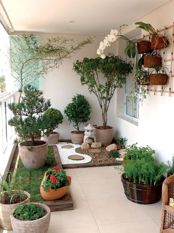 Charming Balcony Gardens Ideas (2)