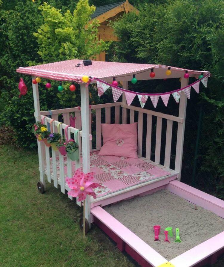 KIDS PLAYHOUSES MADE WITH WOODEN PALLETS PALLET (5)
