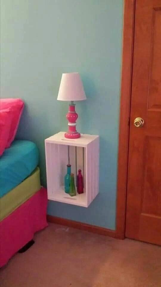 LOW COST TIPS Decorate and furnish with wooden fruit boxes (1)