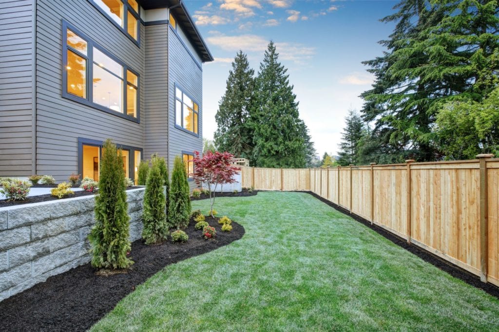 Small-backyard_Artazum_Shutterstock-4-scaled