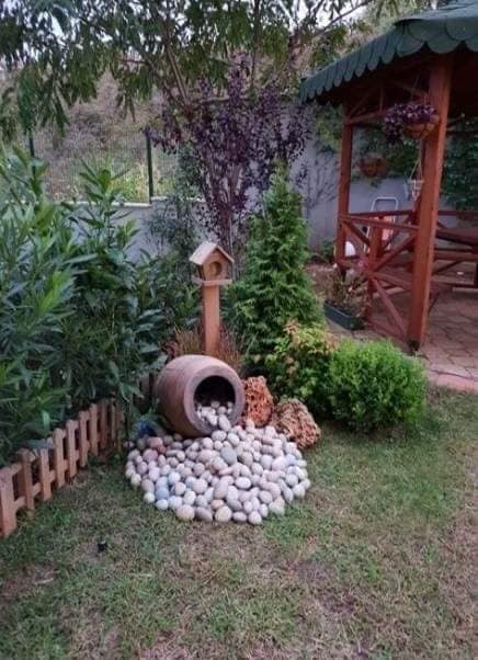Tips to Help You Decorate Your Garden (16)