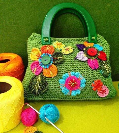 Beautiful Hand Knitted Bags That Are Even Pleasant To Look At (12)