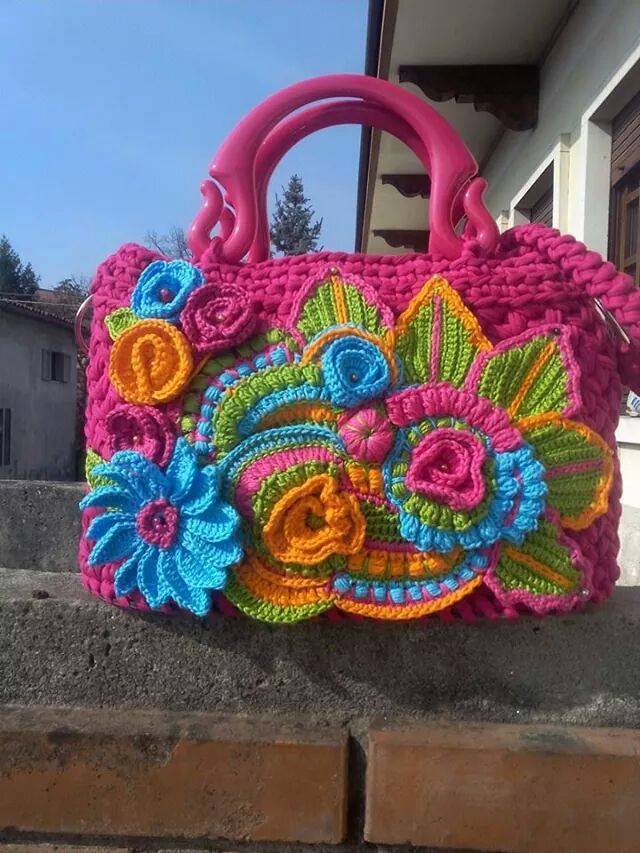 Beautiful Hand Knitted Bags That Are Even Pleasant To Look At (7)