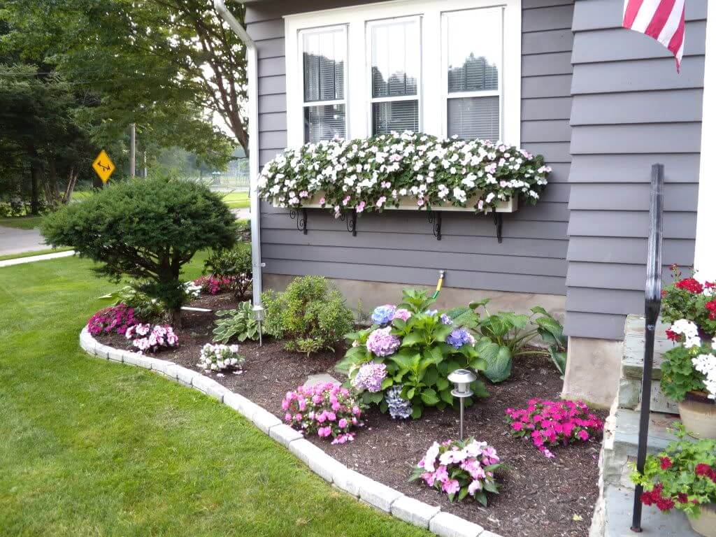 01-front-yard-landscaping-garden-ideas-homebnc