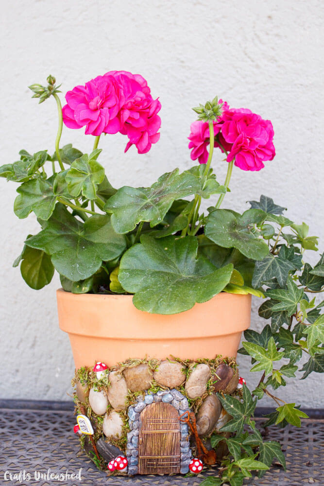03-diy-fairy-garden-accessories-ideas-homebnc-1