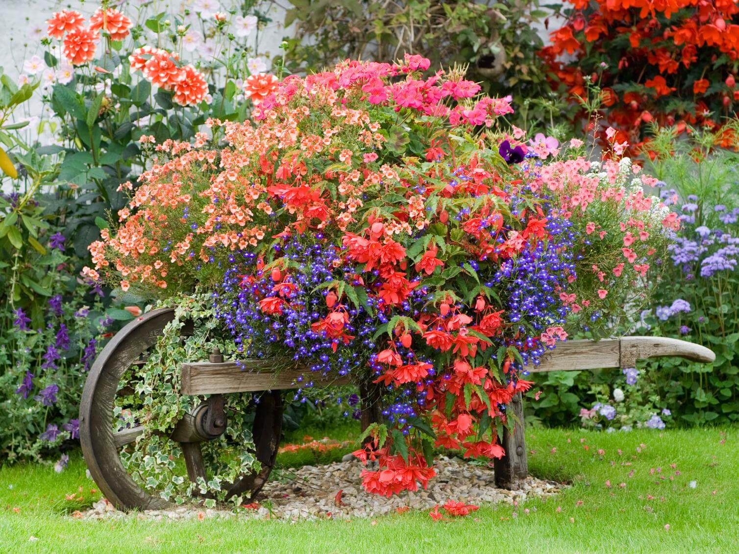 03-front-yard-landscaping-garden-ideas-homebnc