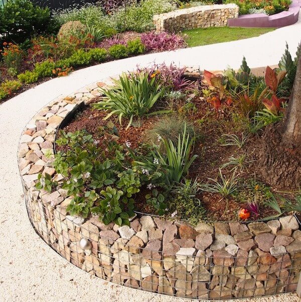 04-lawn-edging-ideas-homebnc