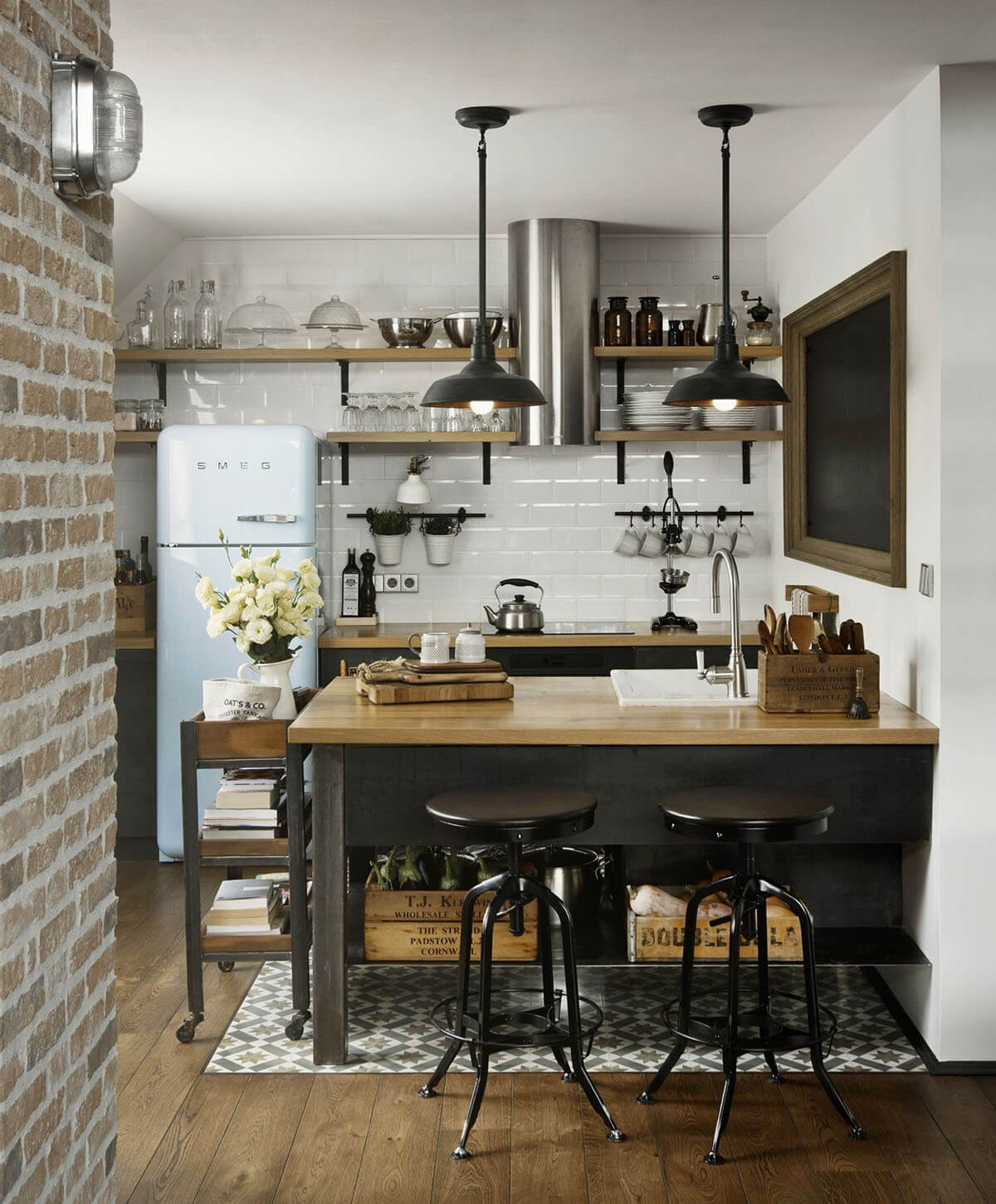 14-small-kitchen-decor-design-ideas-homebnc