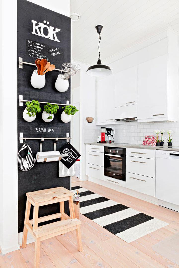 19-small-kitchen-decor-design-ideas-homebnc