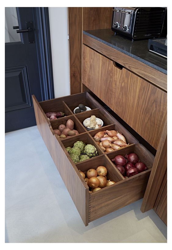 Kitchen_Pantry_Cabinet_22