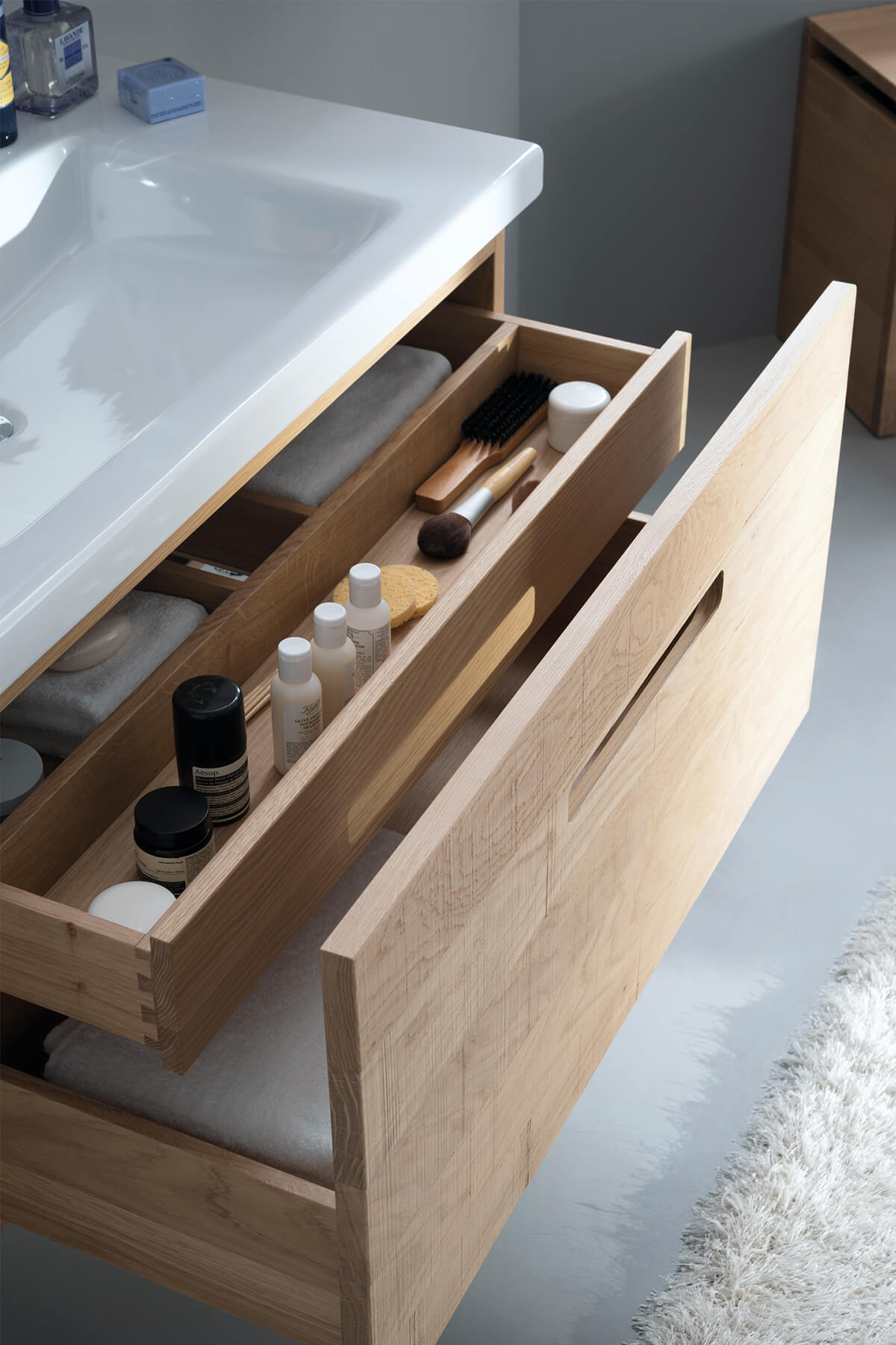 Forget Messy Makeup Baskets and Go for Custom_yythk