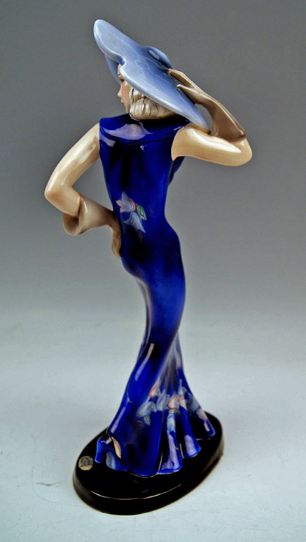 Goldscheider Vienna Elegant Lady Goldscheider figurinne---Vienna Elegant Lady With Hat And Gloves By Claire Weiss C.1936