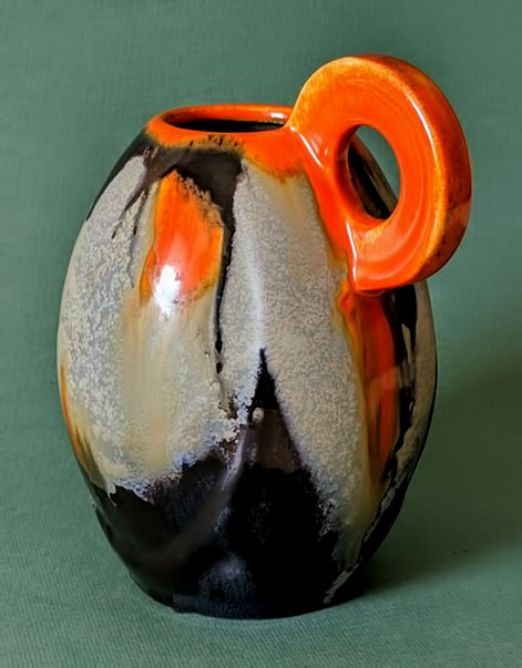 Eelke-Snel---Potterie-Kennemerland---A-beautiful-Art-Deco-can--vase Eelke-Snel---Potterie-Kennemerland---A-beautiful-Art-Deco-can--vase