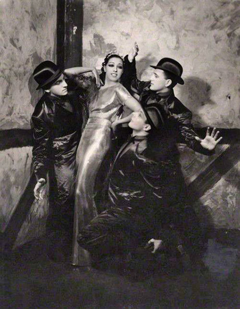 Josephine-Baker,-1936. Josephine-Baker with dancers