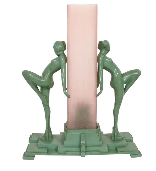 1100