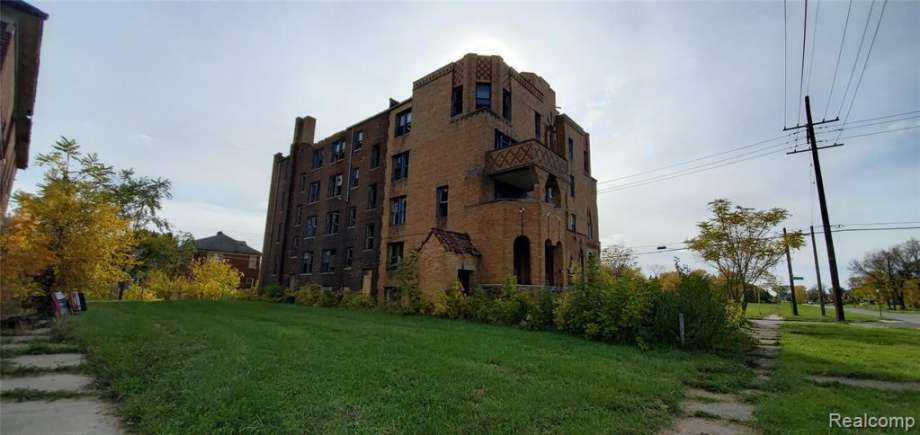 12-2749elmhurstst