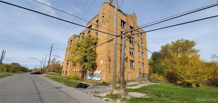 14-2749elmhurstst