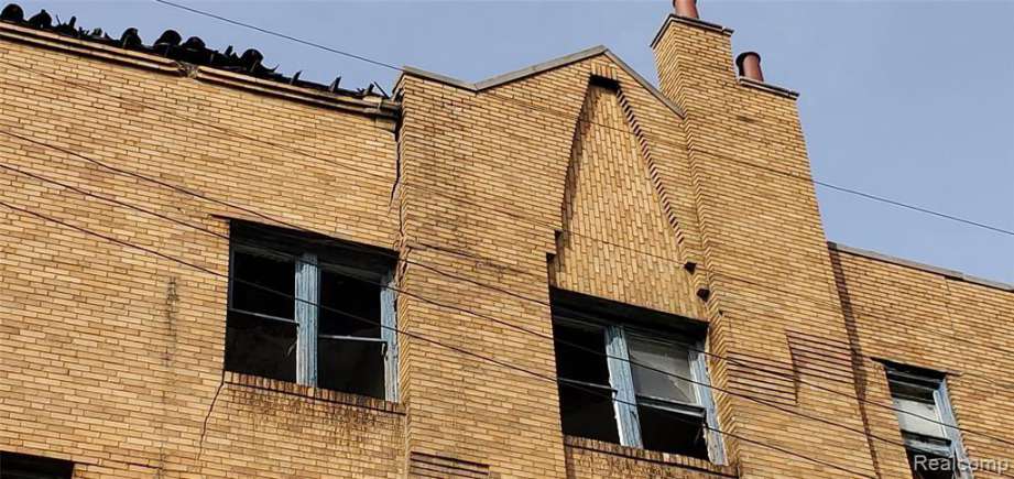 16-2749elmhurstst