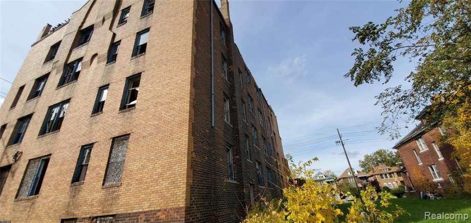 17-2749elmhurstst