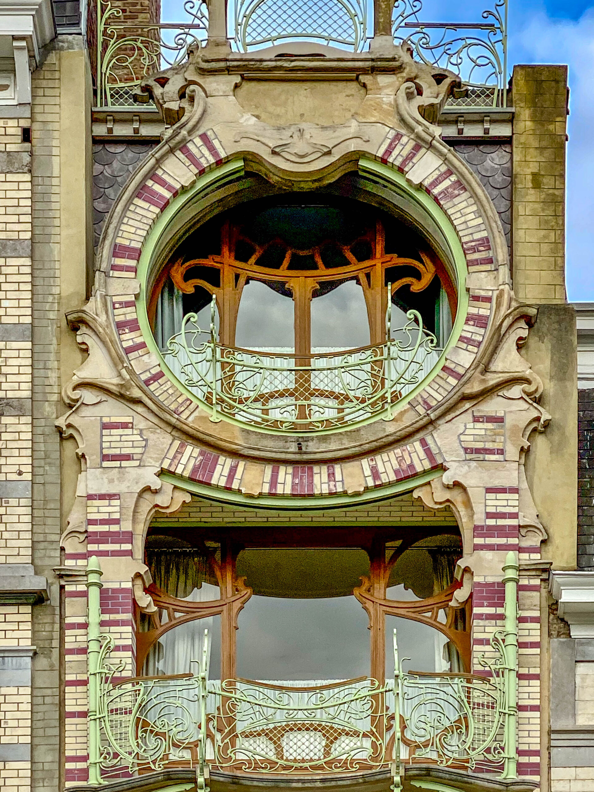 Maison Saint-Cyr_ 1901-1903. Architect_ Gustave Strauven. (1)