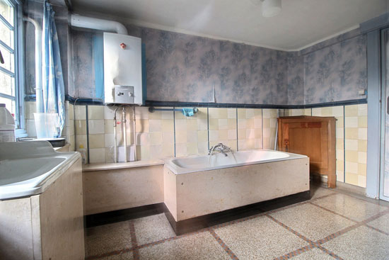 1920s art deco time capsule property in Jette__yyth (15)
