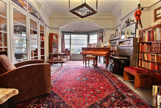 1920s art deco time capsule property in Jette__yyth (9)