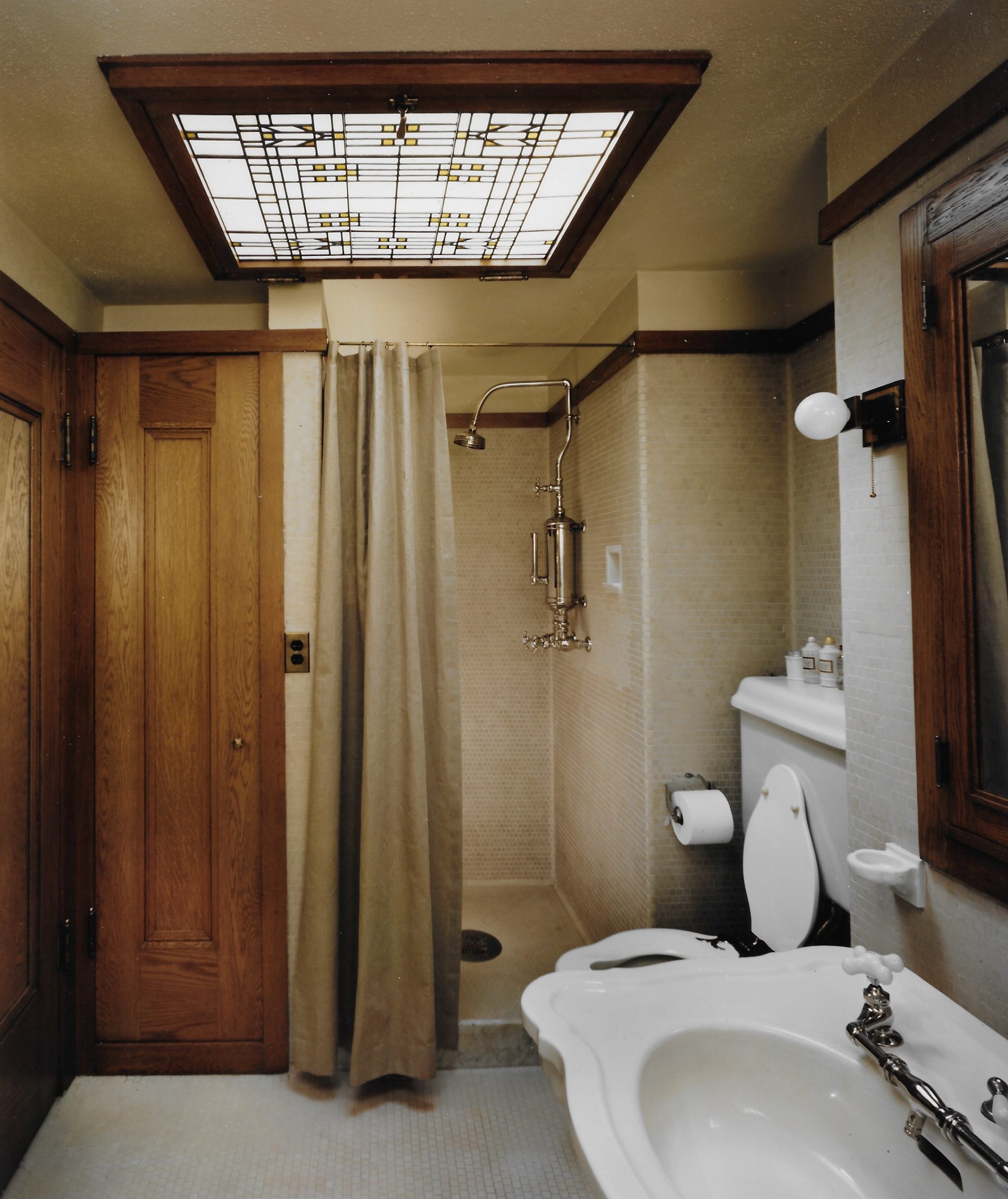 E-87-MASTER-BATH-scaled