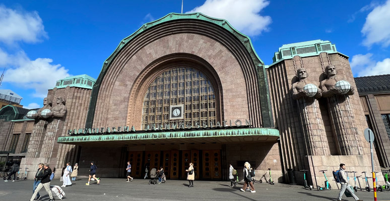 helsinki-station-facade