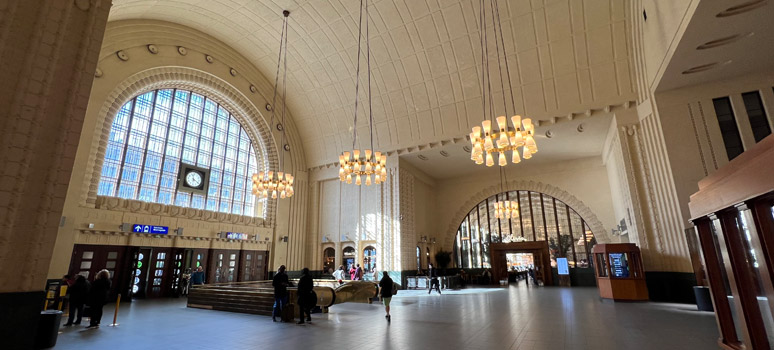 helsinki-station-hall2