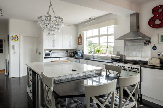 1930s H.W. Simister modern house in Stratford-upon-Avon__y (10)