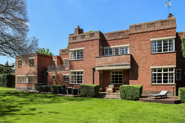 1930s H.W. Simister modern house in Stratford-upon-Avon__y