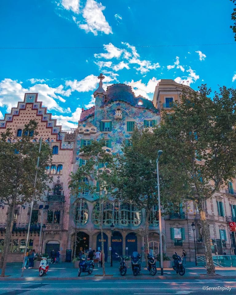 Casa-Batlló-Gaudí-Barcelona-768×960