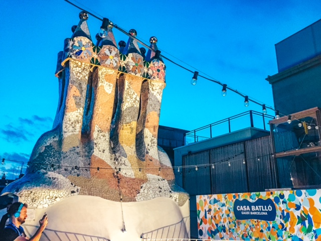 Casa-Batlló-Gaudí-Barcelona-Rooftop-mosaic