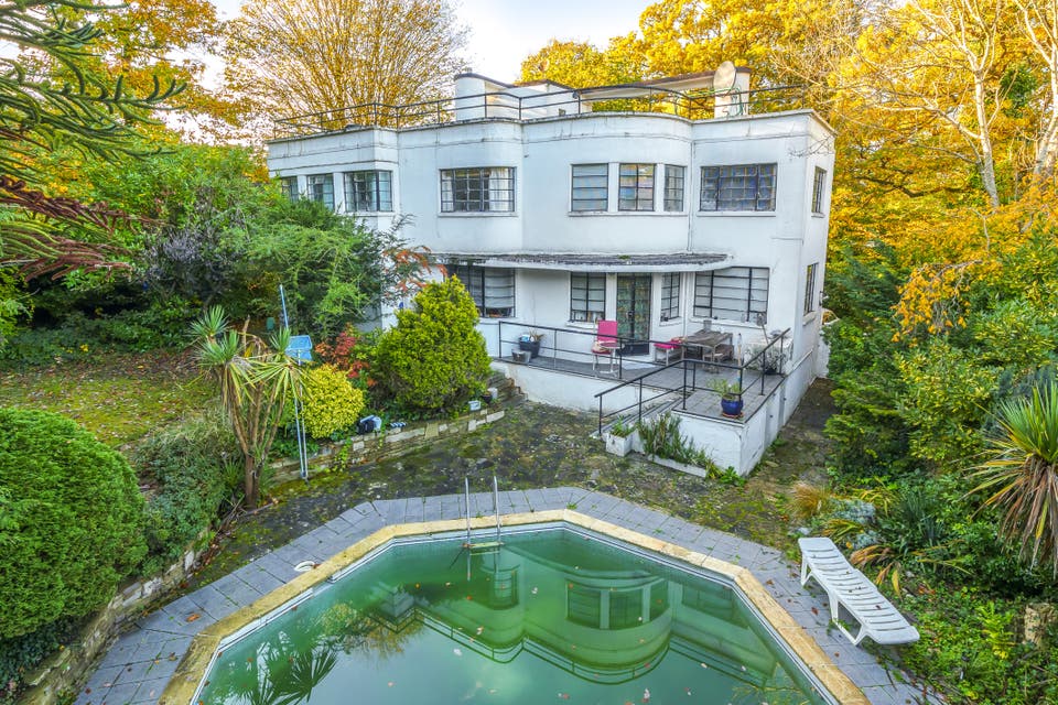 Exterior of the Art Deco house_ Stillness