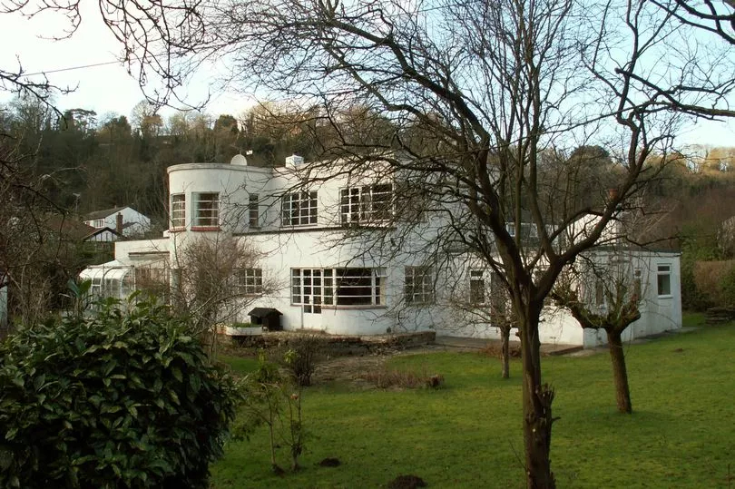 2_Littlemead-Clevedon-Artist-Doris-Hatts-home