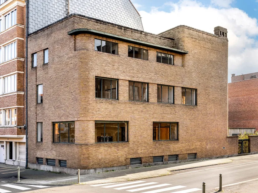 House – photo 2
