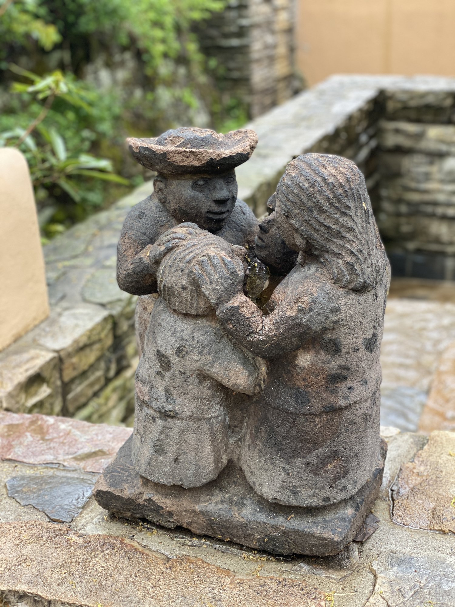 FallingwaterTrioStatue2