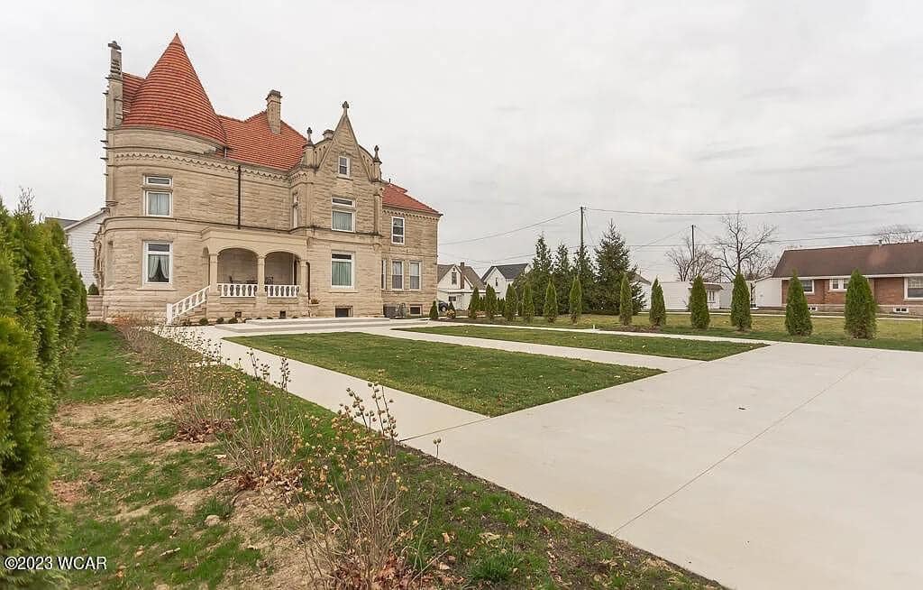 1728162612_549_1898-Mansion-In-Van-Wert-Ohio-8212-Captivating-Houses.jpeg