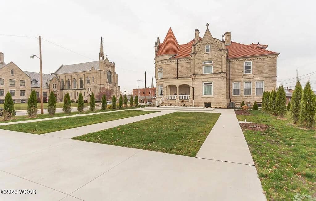1728162614_21_1898-Mansion-In-Van-Wert-Ohio-8212-Captivating-Houses.jpeg
