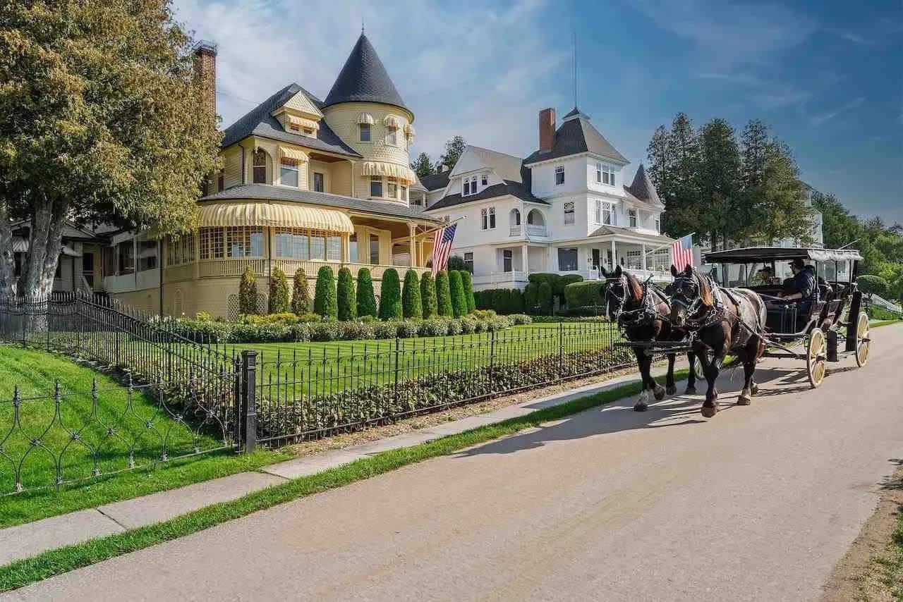 1728224272_135_1900-Victorian-In-Mackinac-Island-Michigan-8212-Captivating-Houses.jpeg