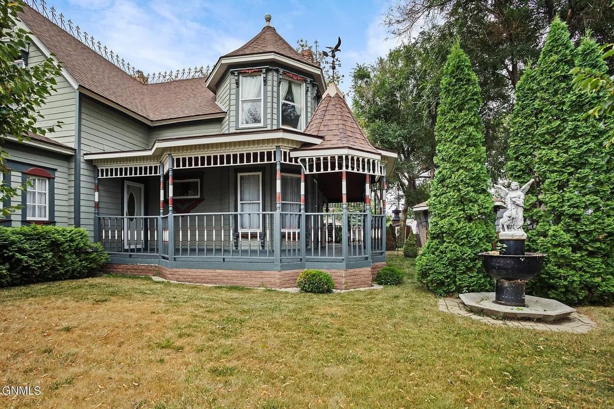 1728818144_827_1910-Historic-House-In-Williston-North-Dakota-8212-Captivating-Houses.jpeg