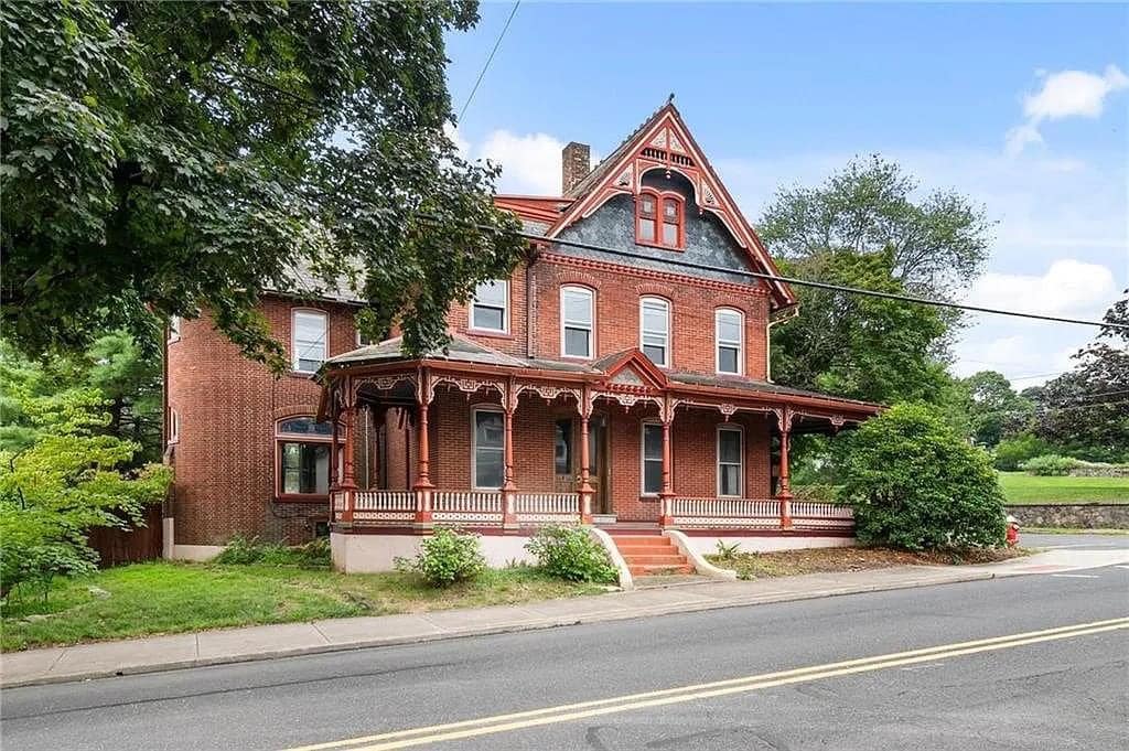 1728819292_188_1880-Victorian-In-Bangor-Pennsylvania-8212-Captivating-Houses.jpeg