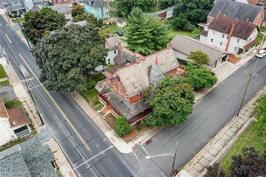 1728819295_187_1880-Victorian-In-Bangor-Pennsylvania-8212-Captivating-Houses.jpeg