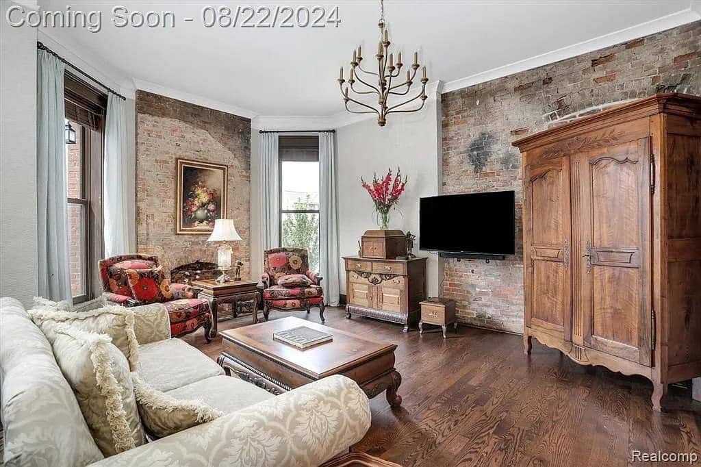 1728819791_931_1878-Victorian-For-Sale-In-Detroit-Michigan-8212-Captivating-Houses.jpeg