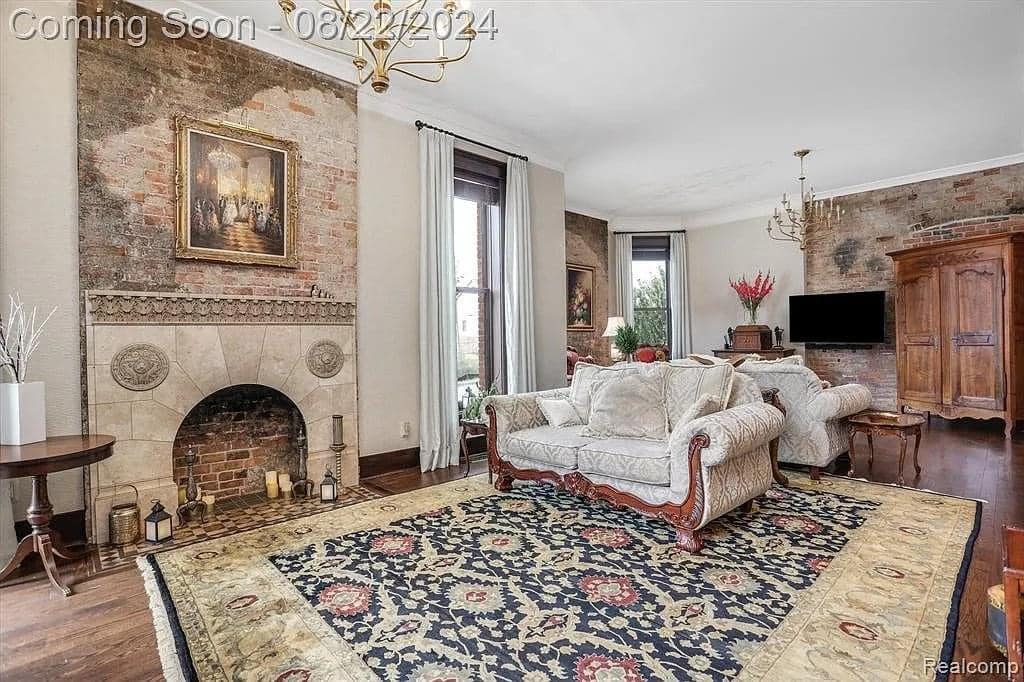 1728819793_671_1878-Victorian-For-Sale-In-Detroit-Michigan-8212-Captivating-Houses.jpeg