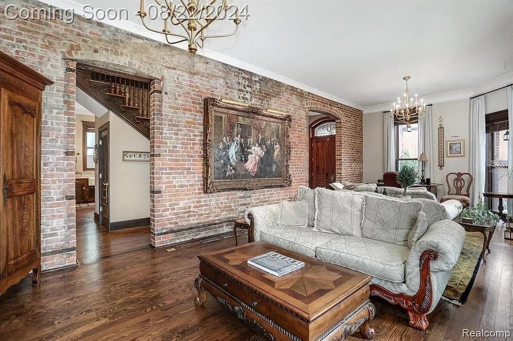 1728819794_2_1878-Victorian-For-Sale-In-Detroit-Michigan-8212-Captivating-Houses.jpeg