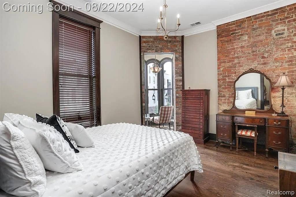 1728819795_689_1878-Victorian-For-Sale-In-Detroit-Michigan-8212-Captivating-Houses.jpeg